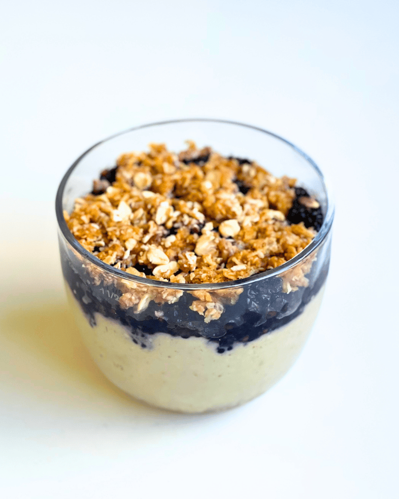 berry crumble overnight oats in a jar