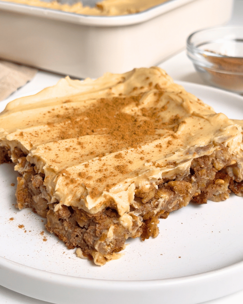 Vegan Cinnamon Roll Baked Oats